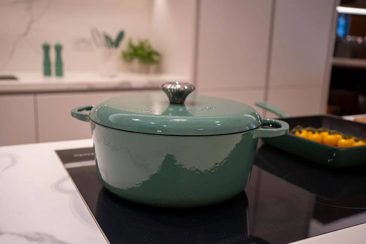 Season Cast Iron Casserole Sage - Image 3