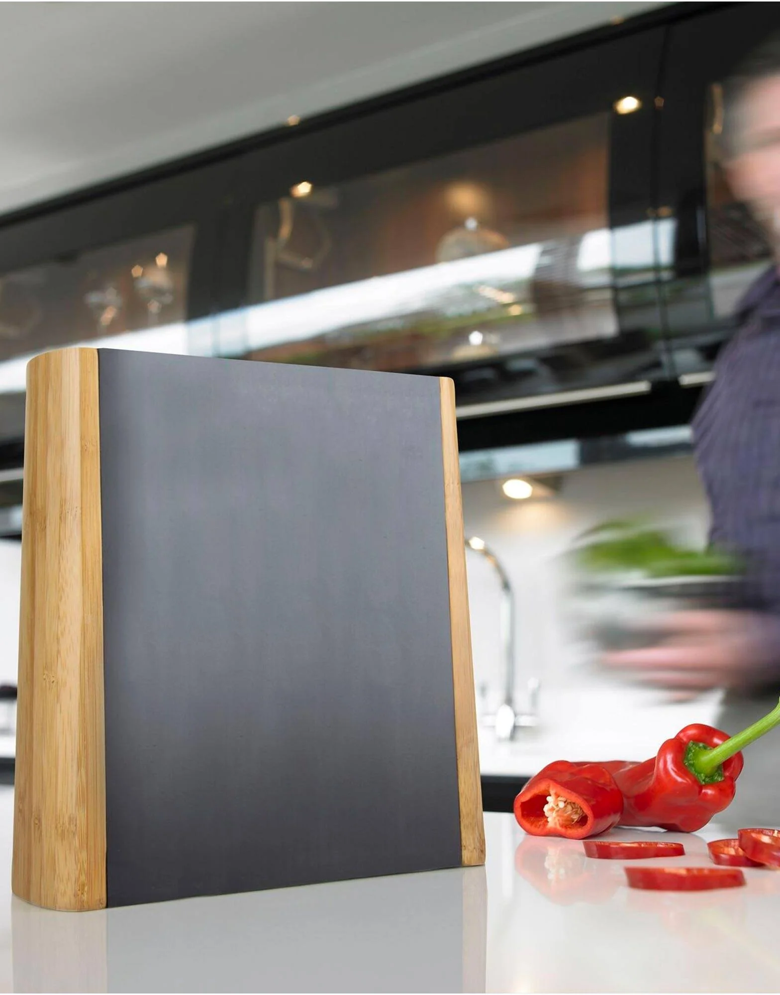 Taylor's Eye Witness Bamboo Magnetic Universal Knife Block - Image 3